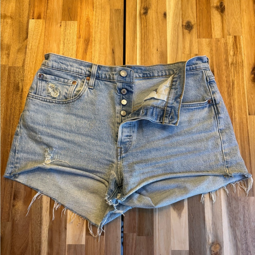 Levi's 501 High Rise Women’s Jean Shorts - Medium Wash